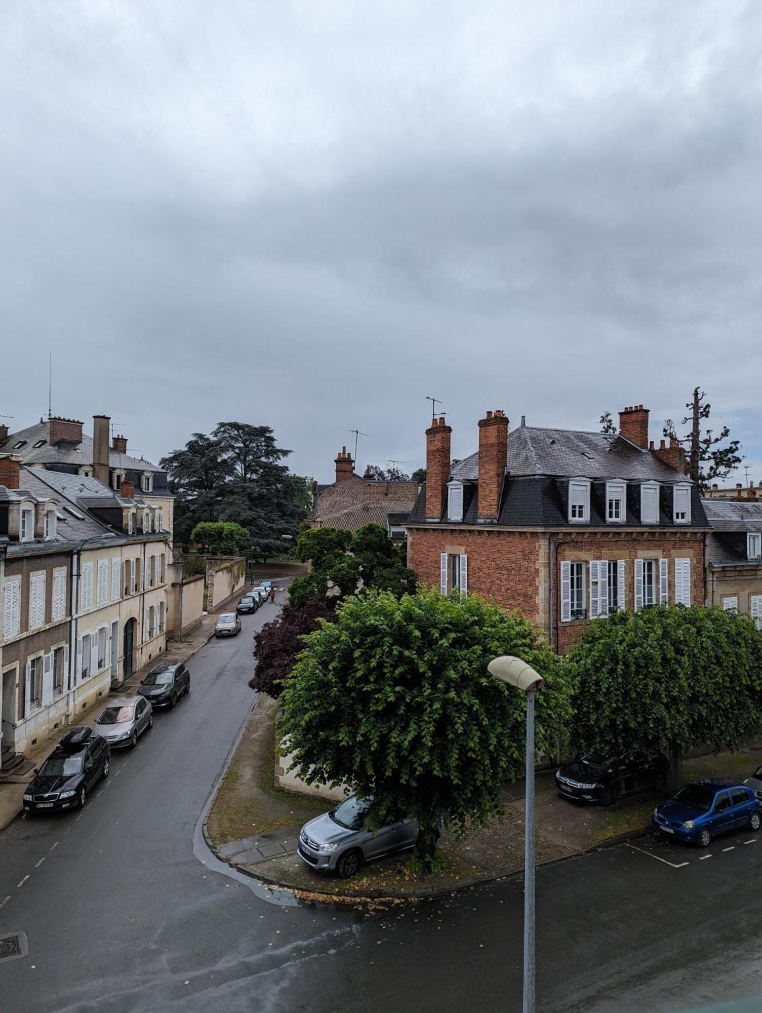 Studio 63M2 3Eme Etage Ou Chambre Dans Appartement 2Eme Etage Pour Sejours A Moulins Moulins  Bagian luar foto